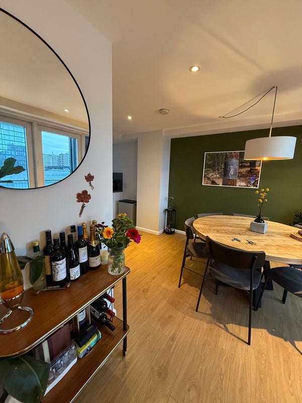 Room Wharf Road in Greater London
