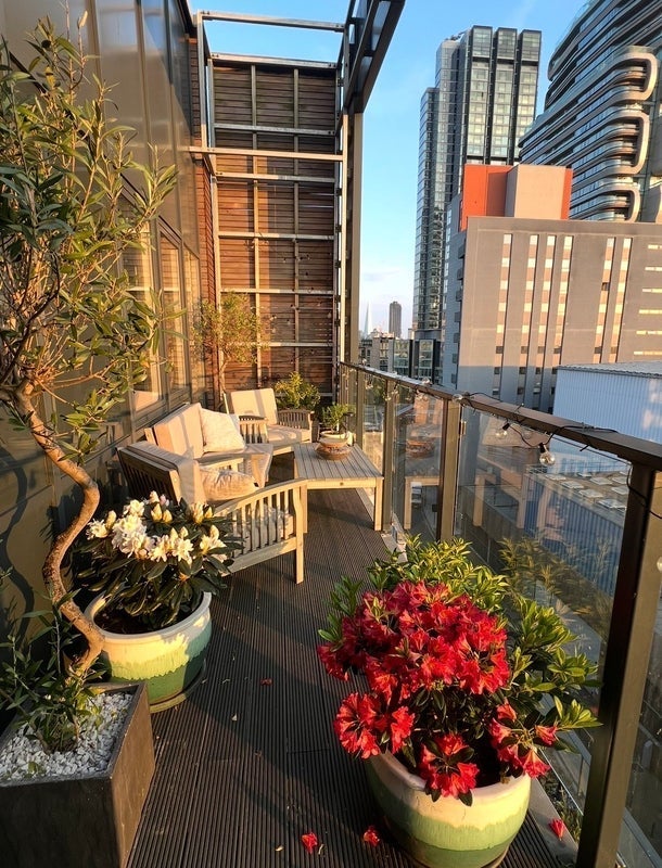 Room Wharf Road in Greater London