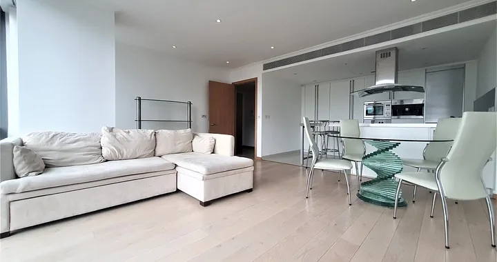 Flat North Quay in Greater London