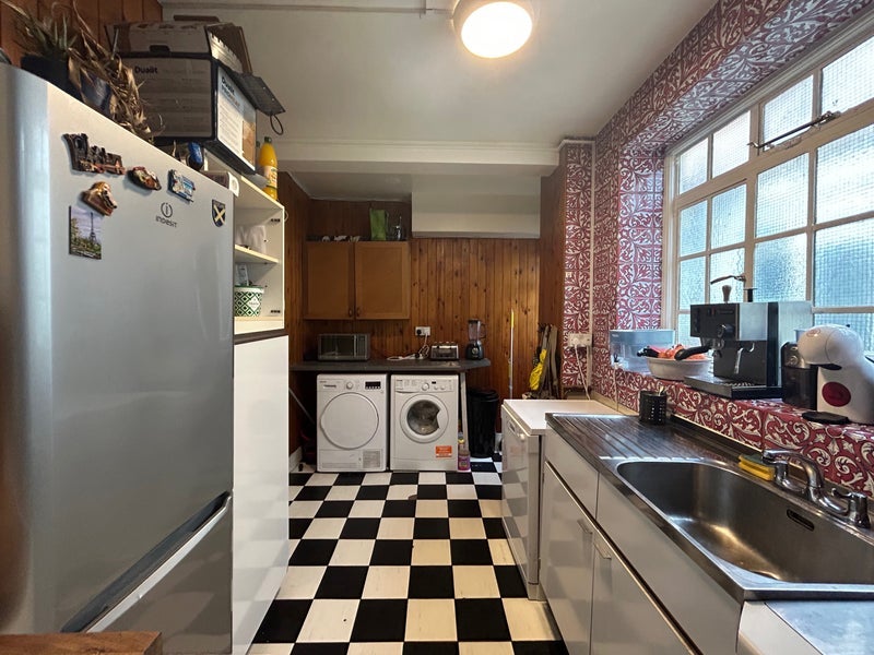 Room Coram Street in Greater London