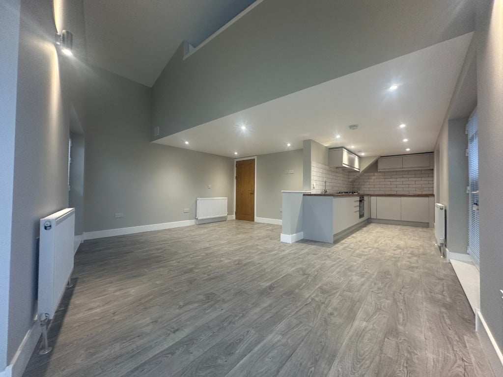 Flat Berryknowes Avenue in Glasgow