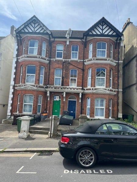 Flat Priory Avenue in St Leonards