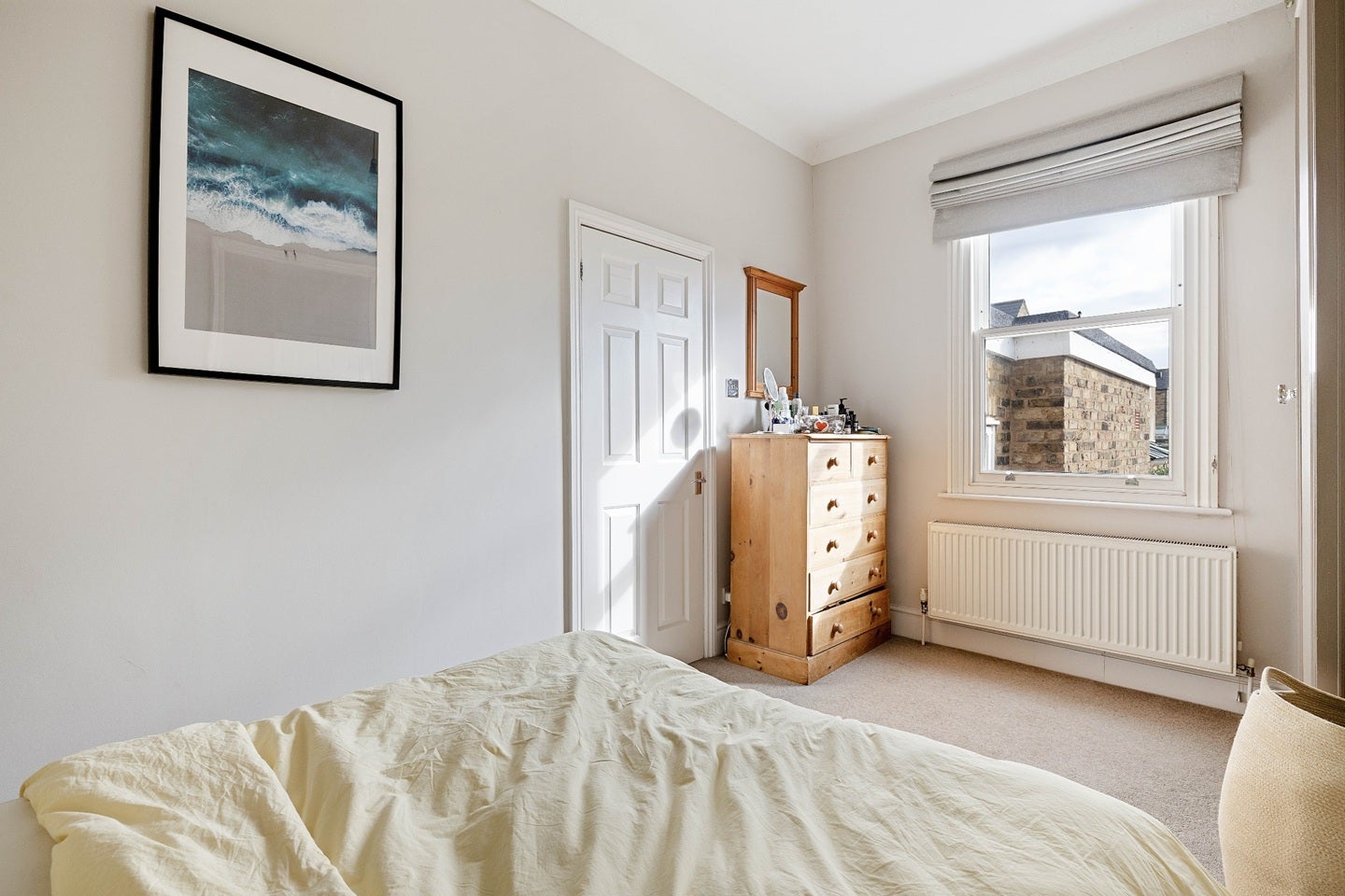 Flat Broomwood Road in Greater London