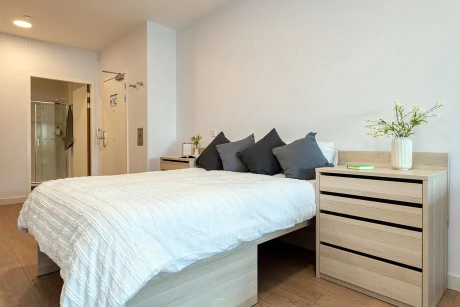 Flat Crasswell Street in Portsmouth