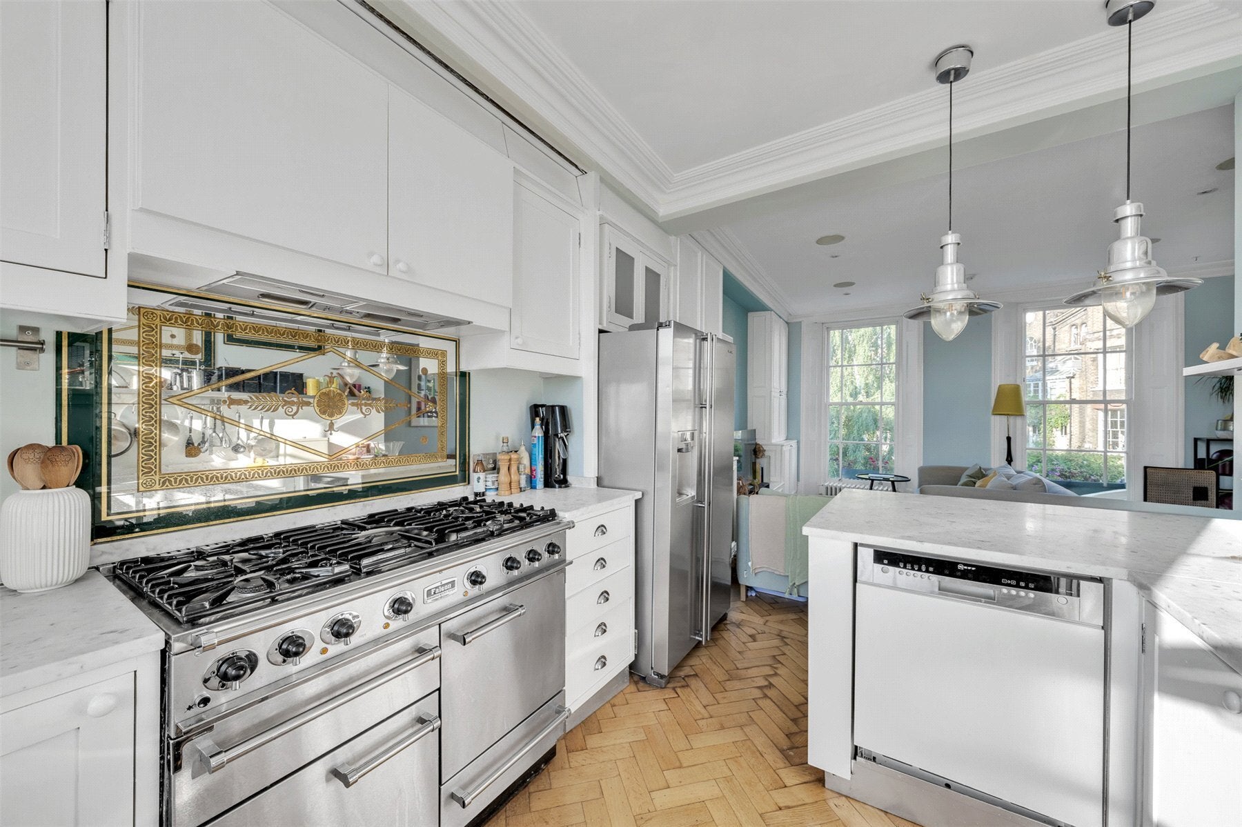 Flat Gloucester Avenue in Greater London