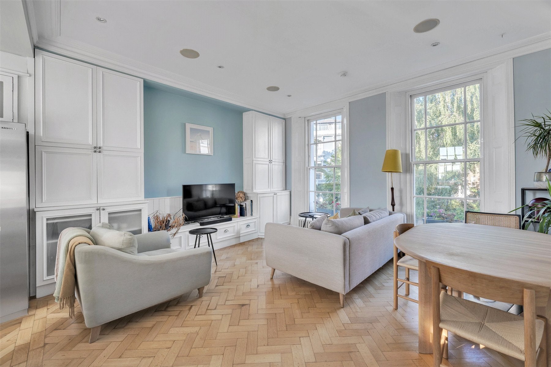 Flat Gloucester Avenue in Greater London
