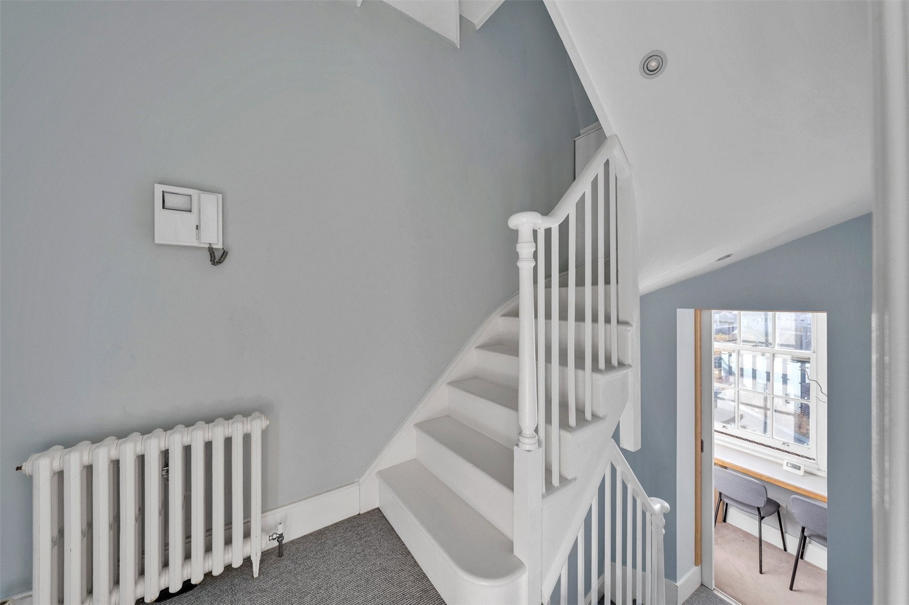Flat Gloucester Avenue in Greater London
