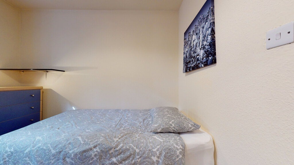 Room Anson Road in Greater London