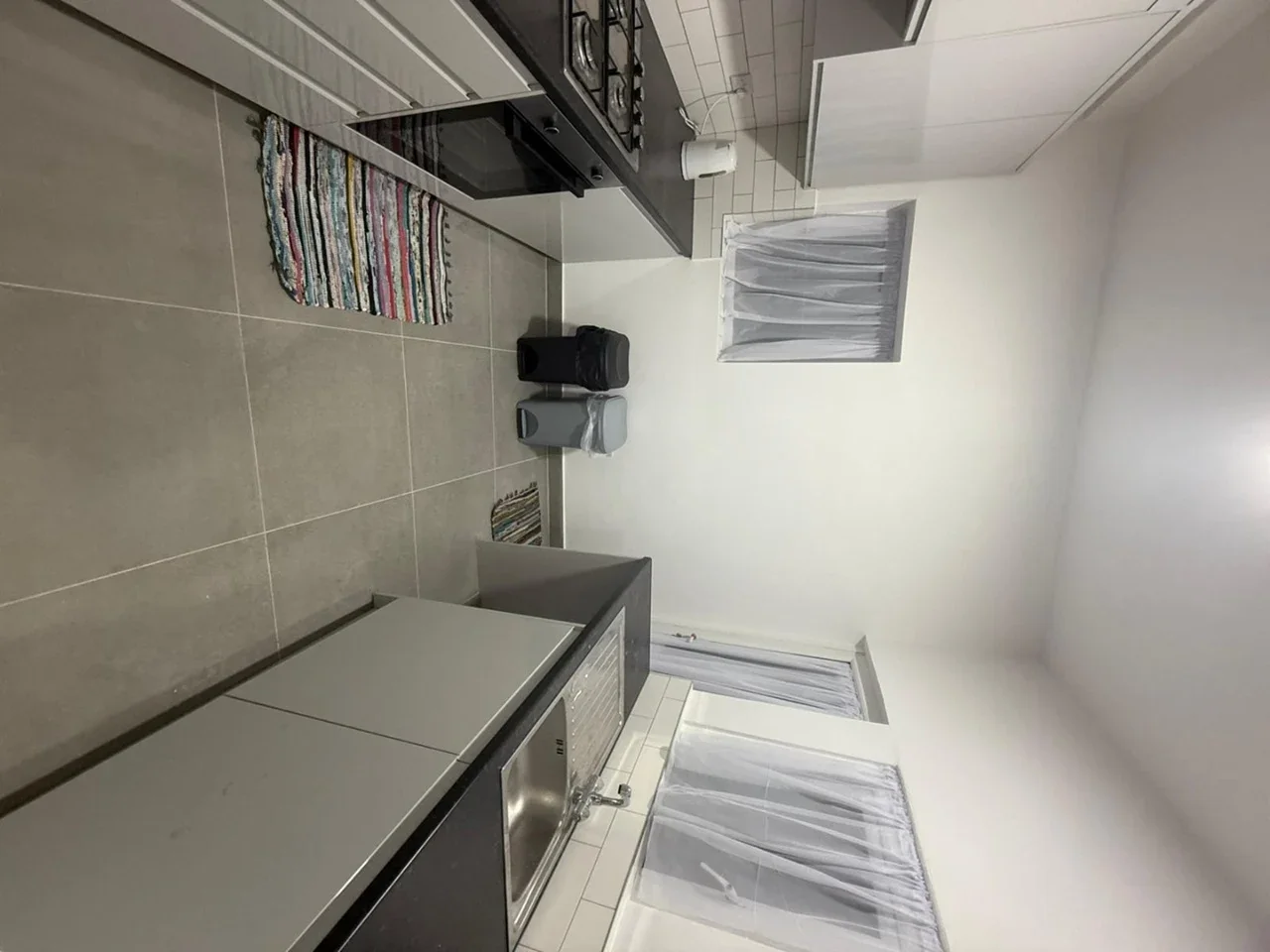 Room Steele Road in Greater London