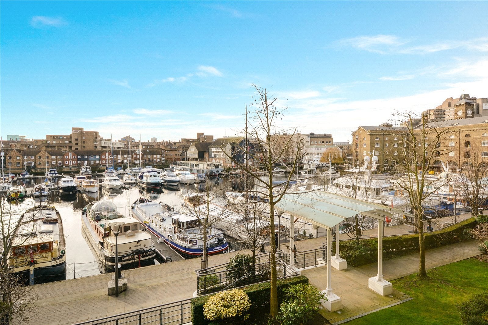 Flat Blue Anchor Yard in Greater London