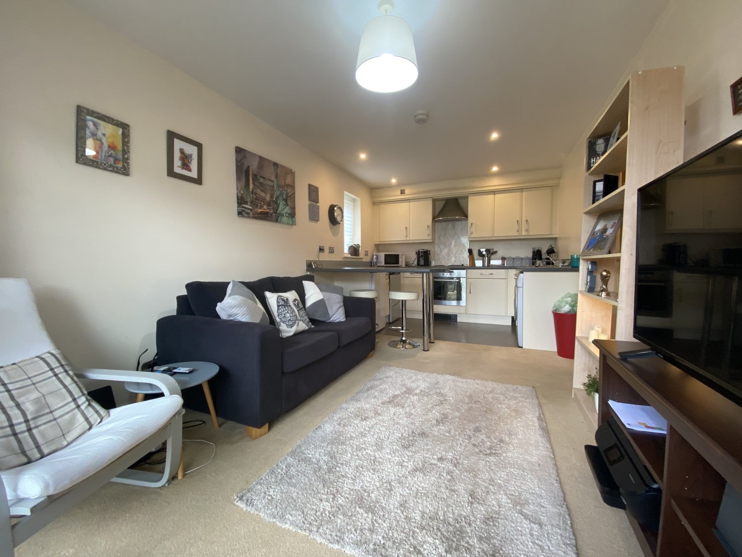 Flat Pentland Close in Cardiff