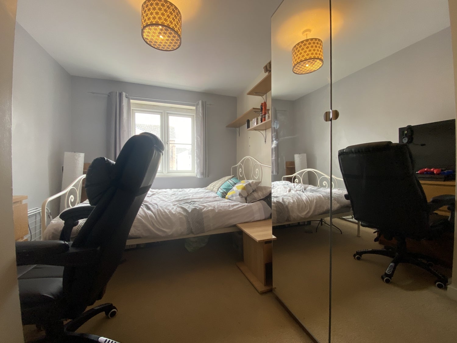Flat Pentland Close in Cardiff