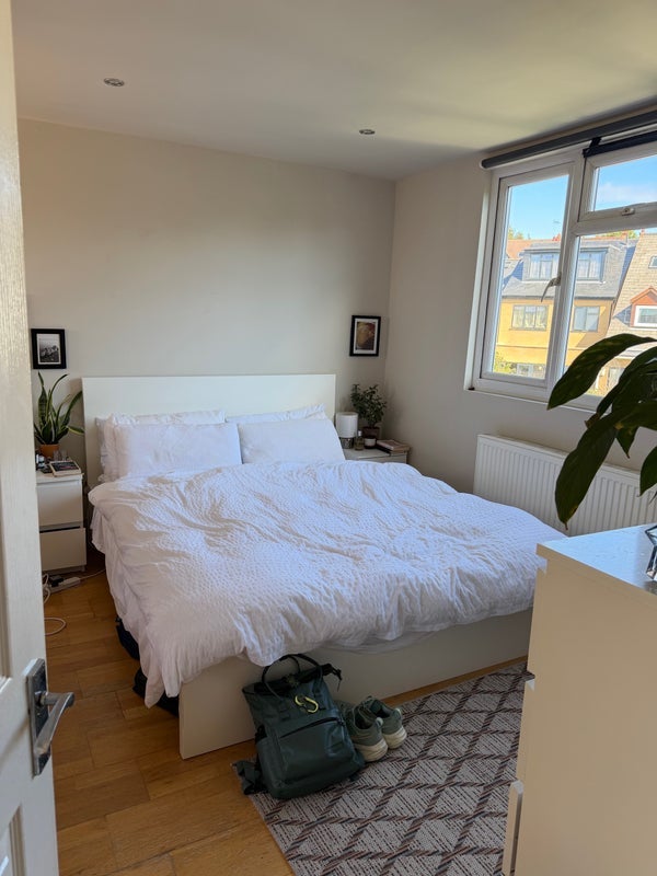 Room Minehead Road in Greater London