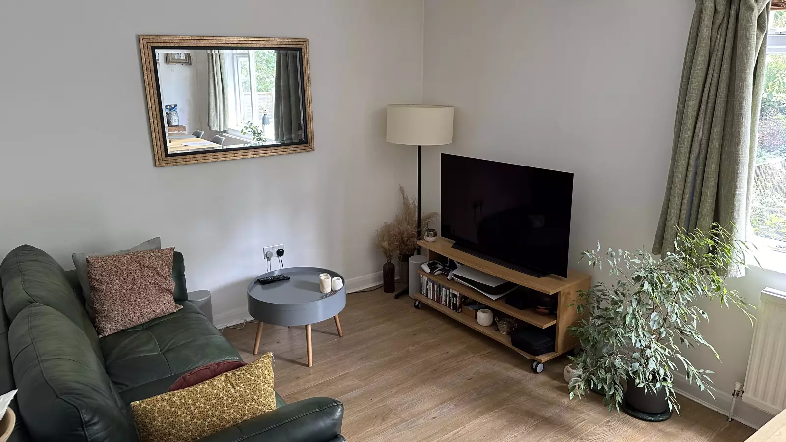Flat Lady Margaret Road in Greater London