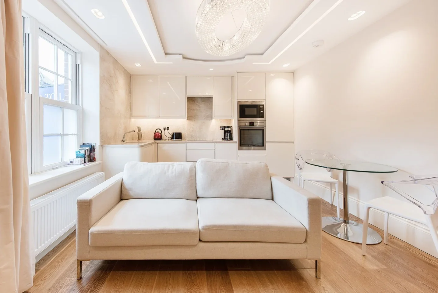 Flat Dawes Road in Greater London