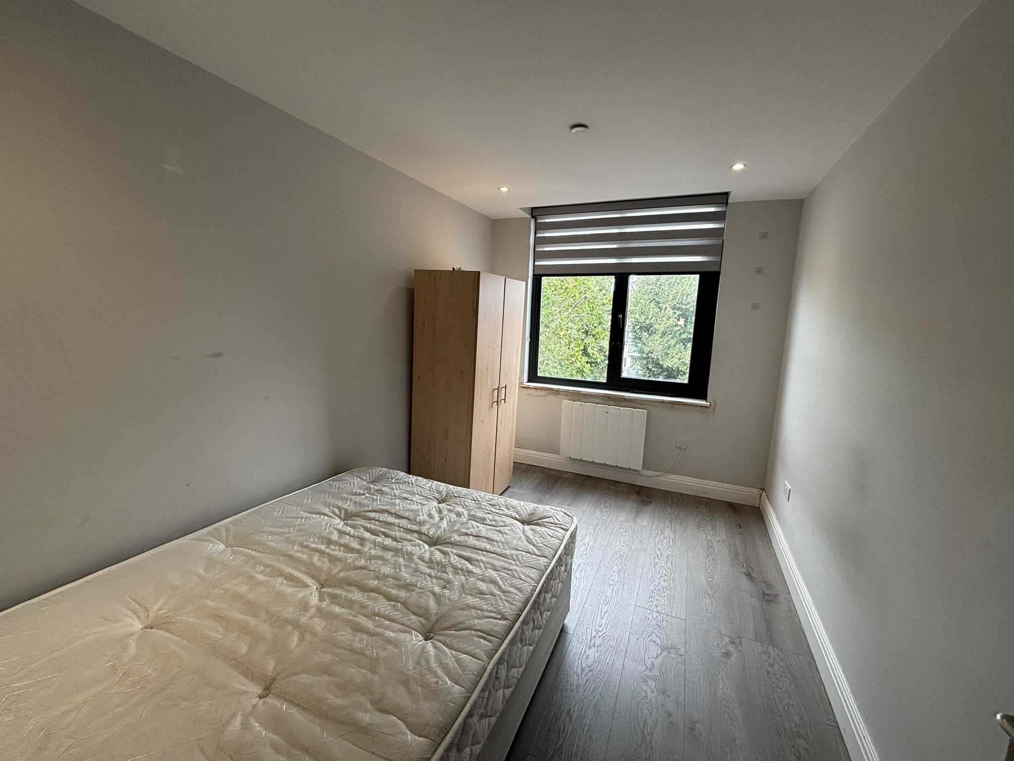 Flat Barking Road in Greater London