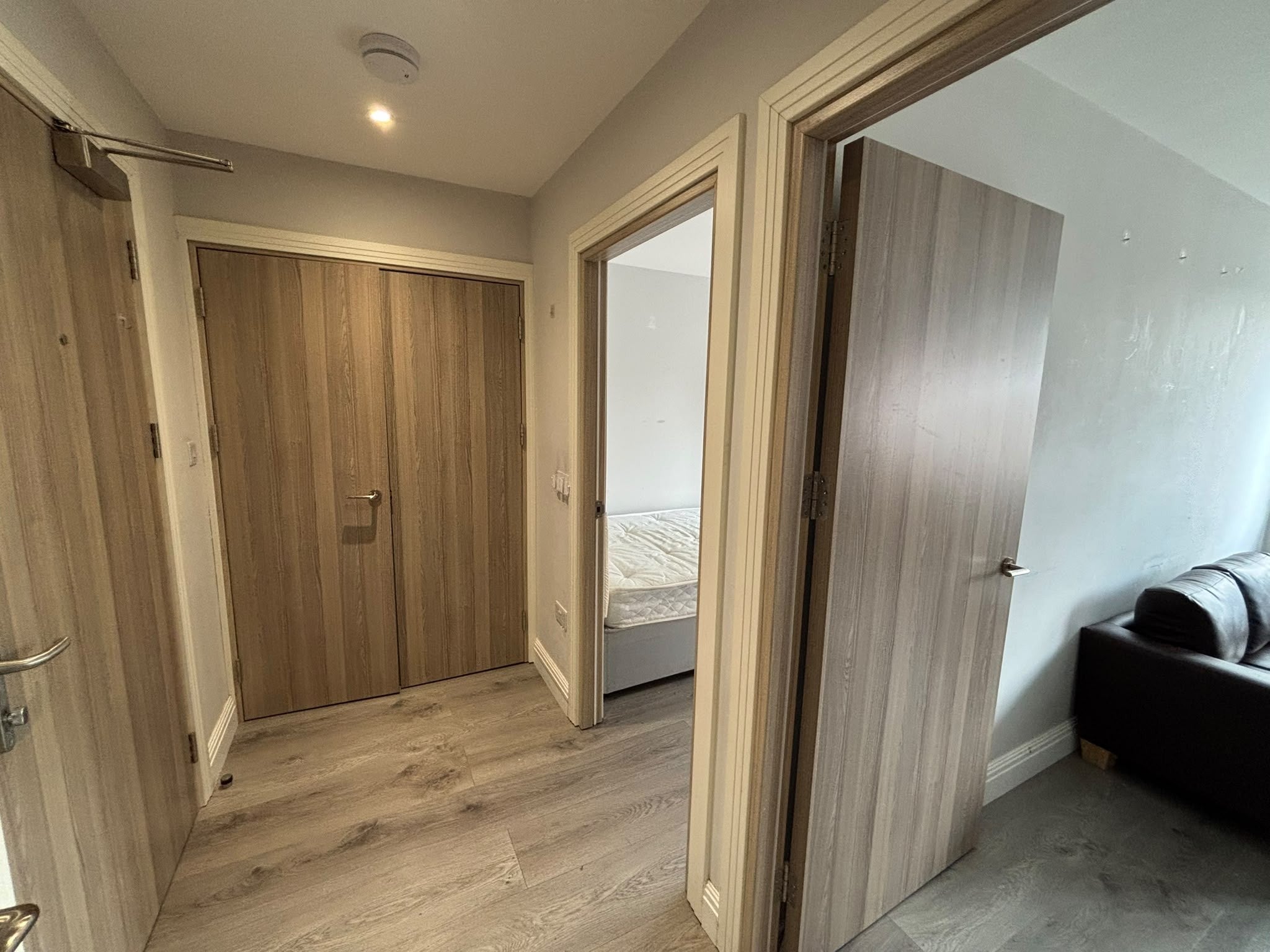 Flat Barking Road in Greater London