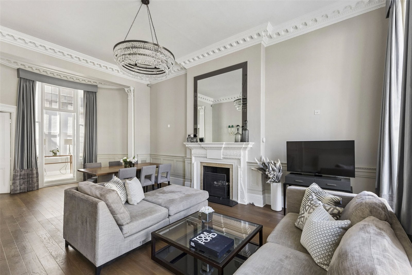 Flat Wilton Crescent in City of Westminster