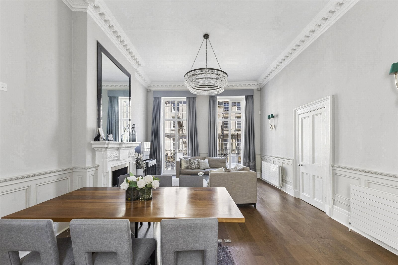 Flat Wilton Crescent in City of Westminster
