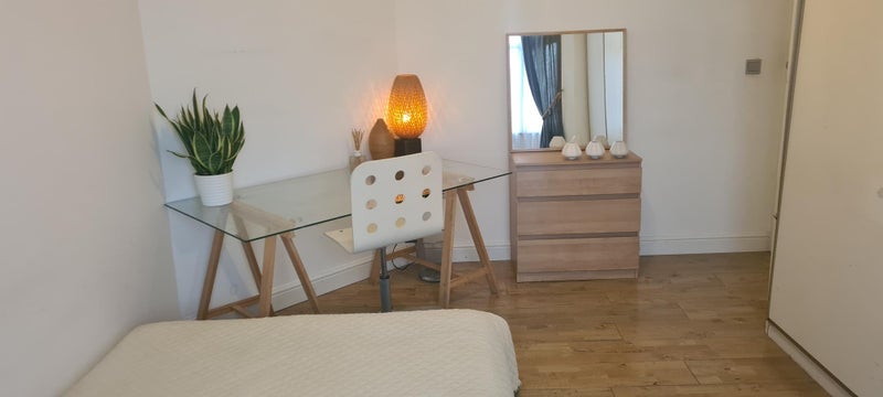 Room Leithcote Gardens in Greater London
