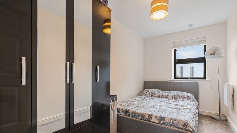 Flat Maltings Close in Greater London