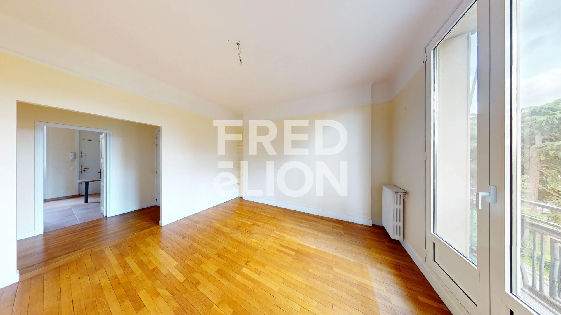 Flat Boulevard Suchet in Paris