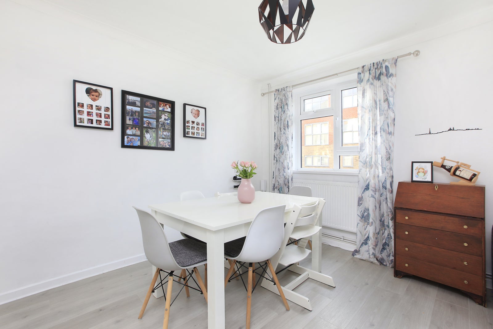 Flat Melody Road in Greater London