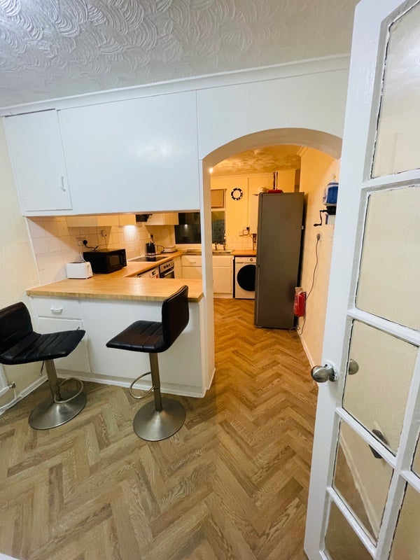 Room Leahurst Crescent in Birmingham