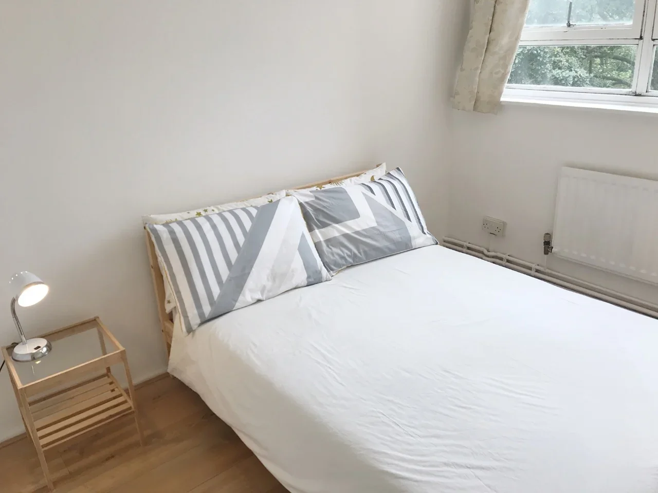 Room Keevil Drive in Greater London