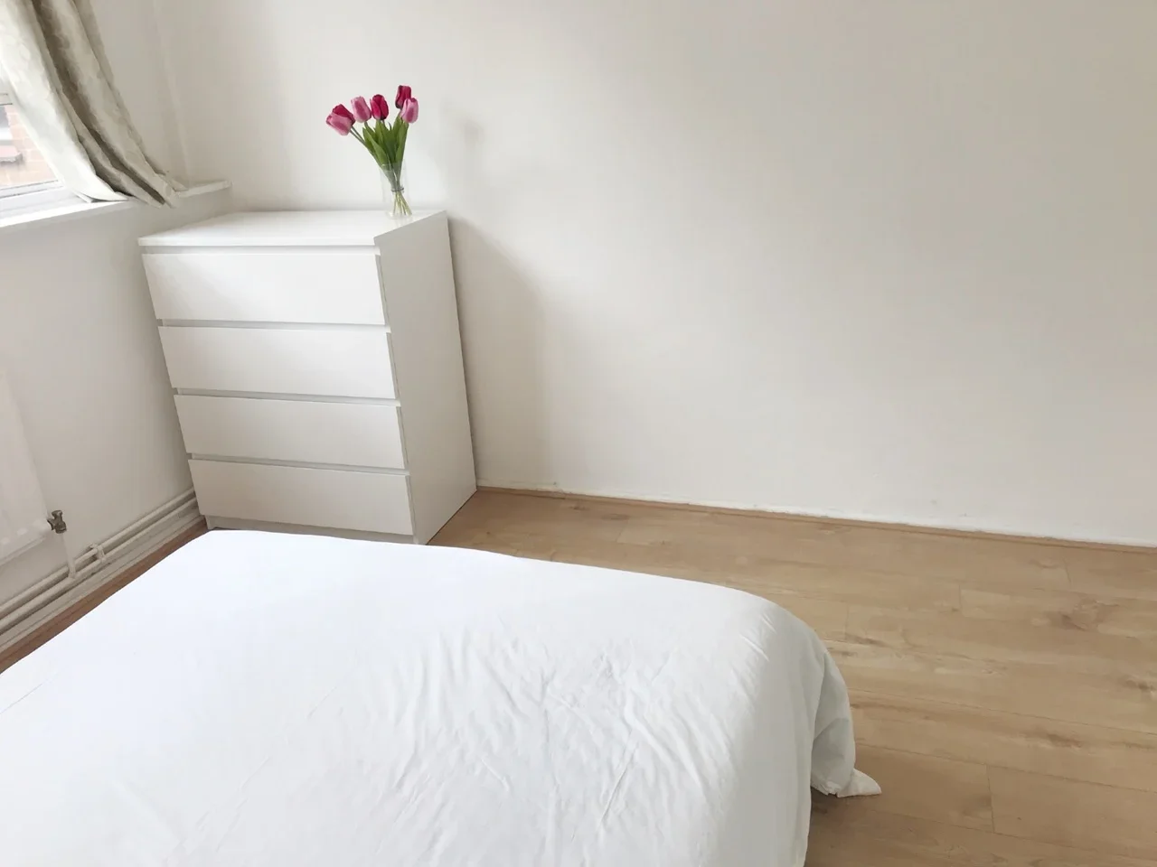 Room Keevil Drive in Greater London