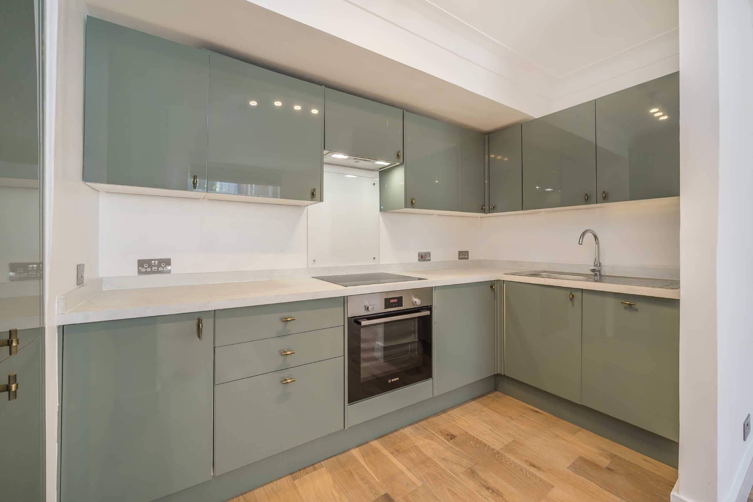 Flat Monmouth Road in City of Westminster