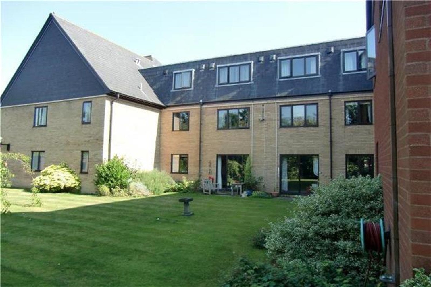 Flat Highworth Avenue in Cambridge
