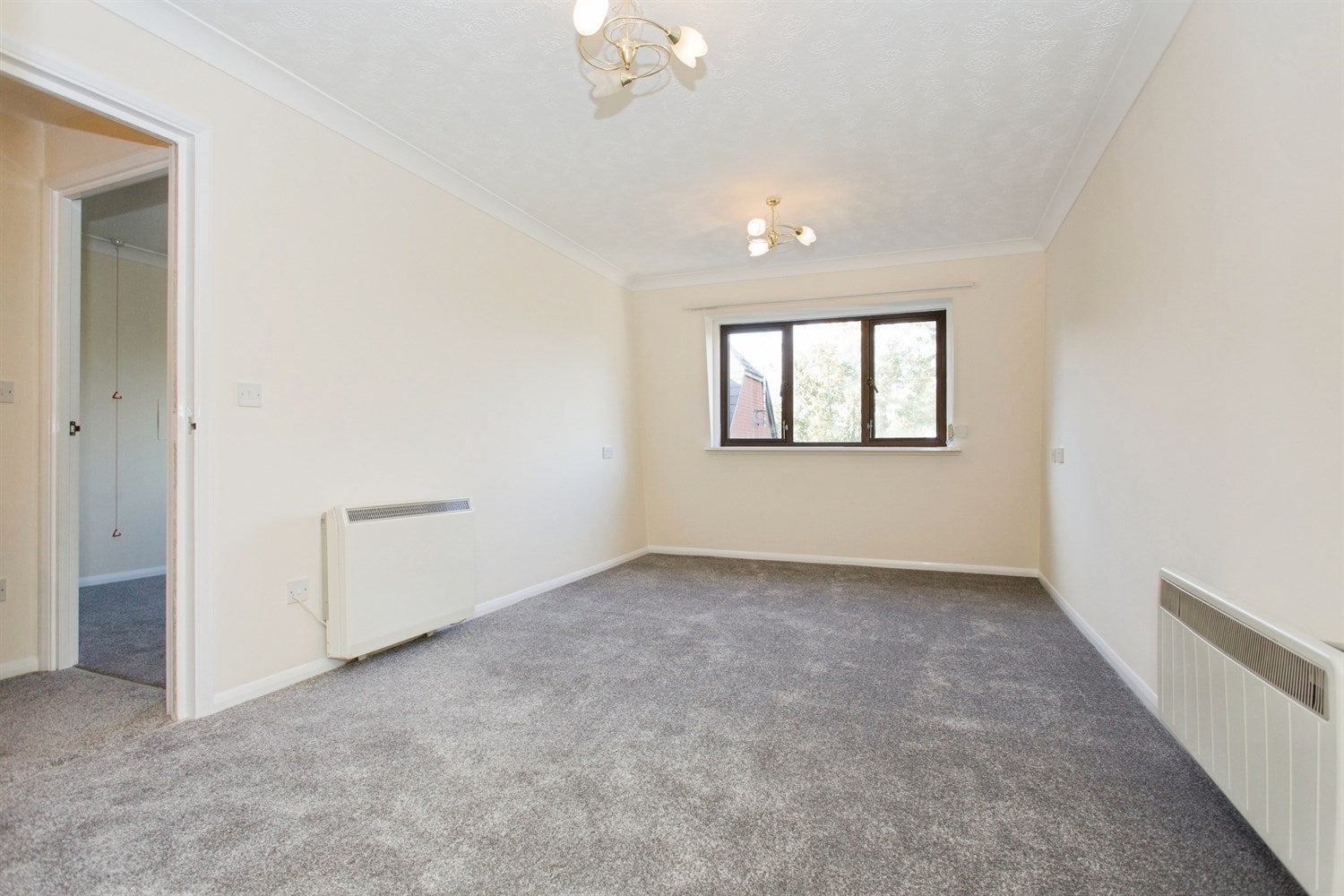 Flat Highworth Avenue in Cambridge