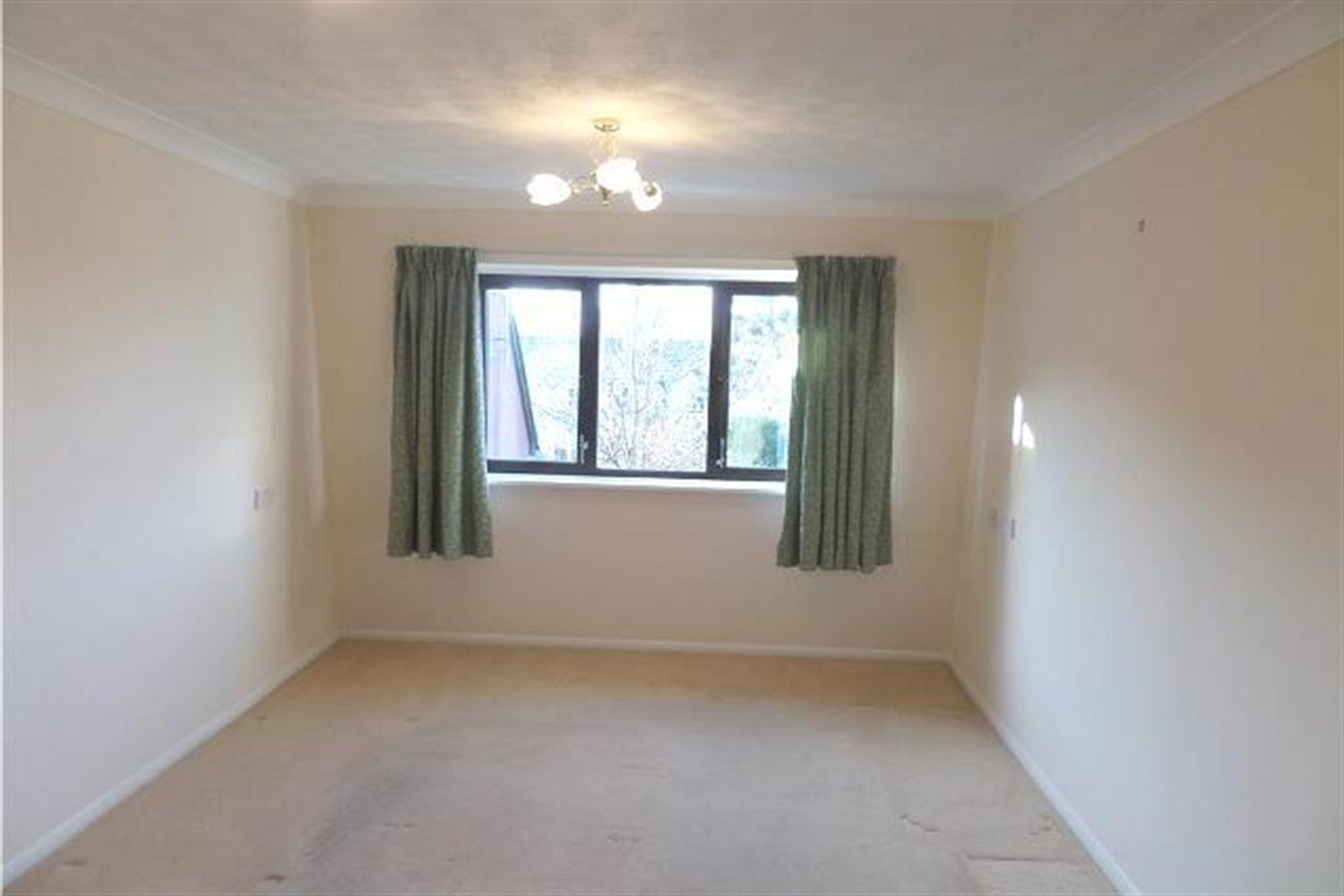 Flat Highworth Avenue in Cambridge