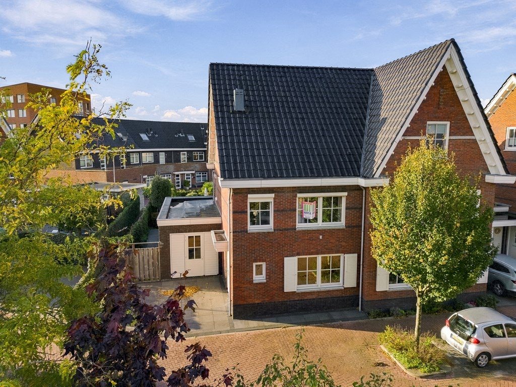 Huis Tusschen beide Wegen 3 in Rijnsburg