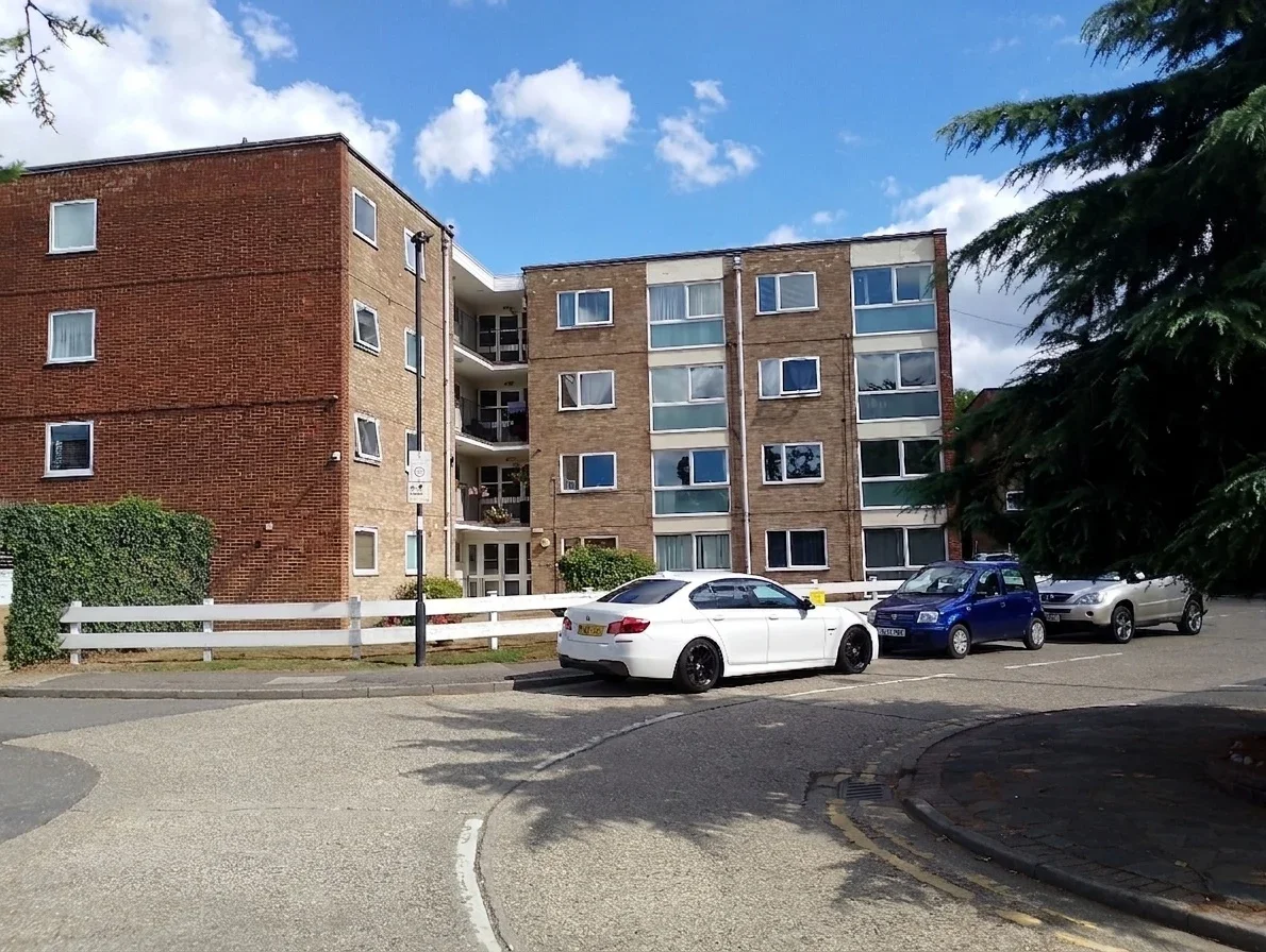Flat Hansart Way in Greater London