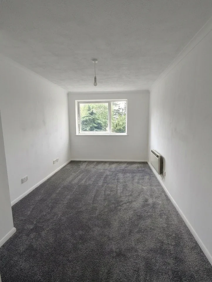 Flat Hansart Way in Greater London