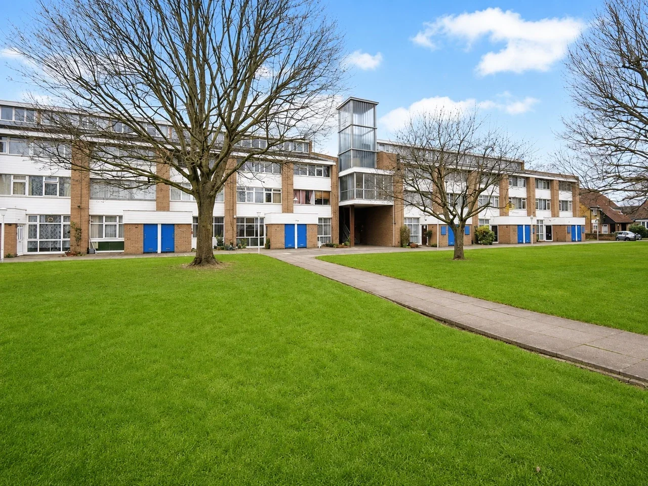 Flat Briar Way in Slough
