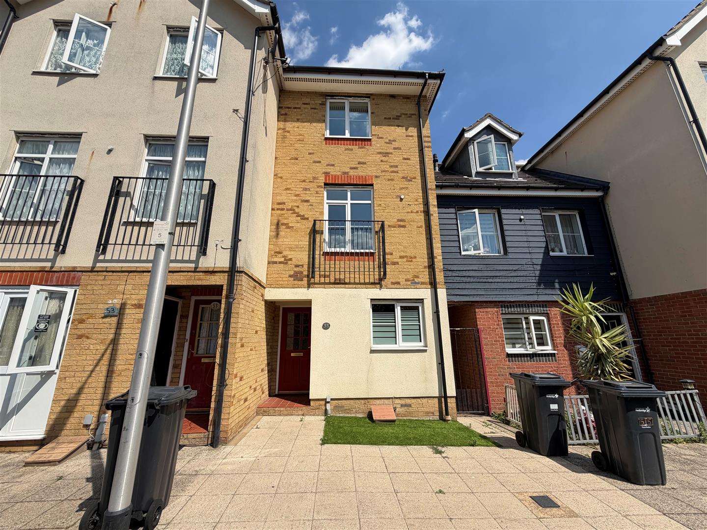 House Blackthorn Road in Greater London