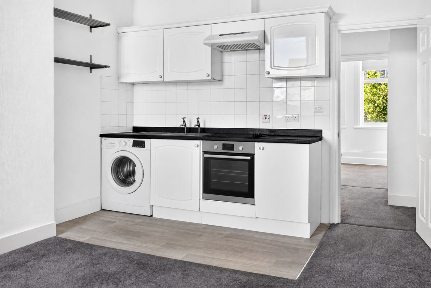 Flat Norwood Road in Greater London
