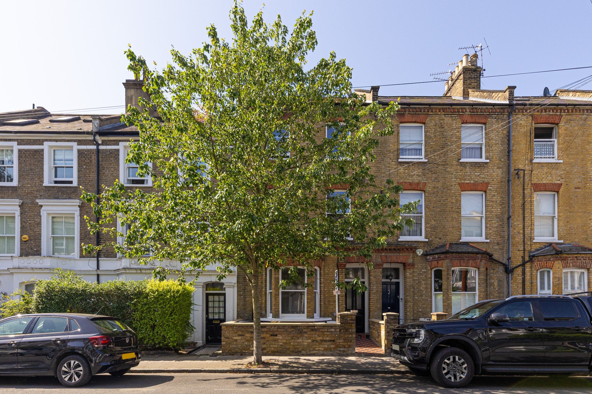 Flat Disraeli Road in Greater London