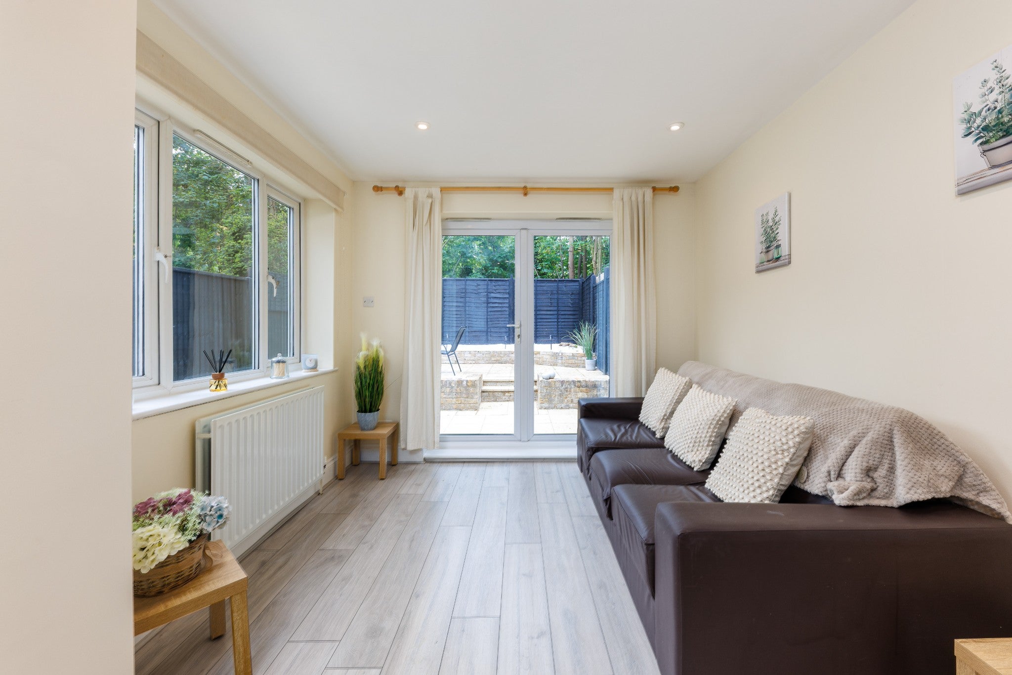 Flat Disraeli Road in Greater London