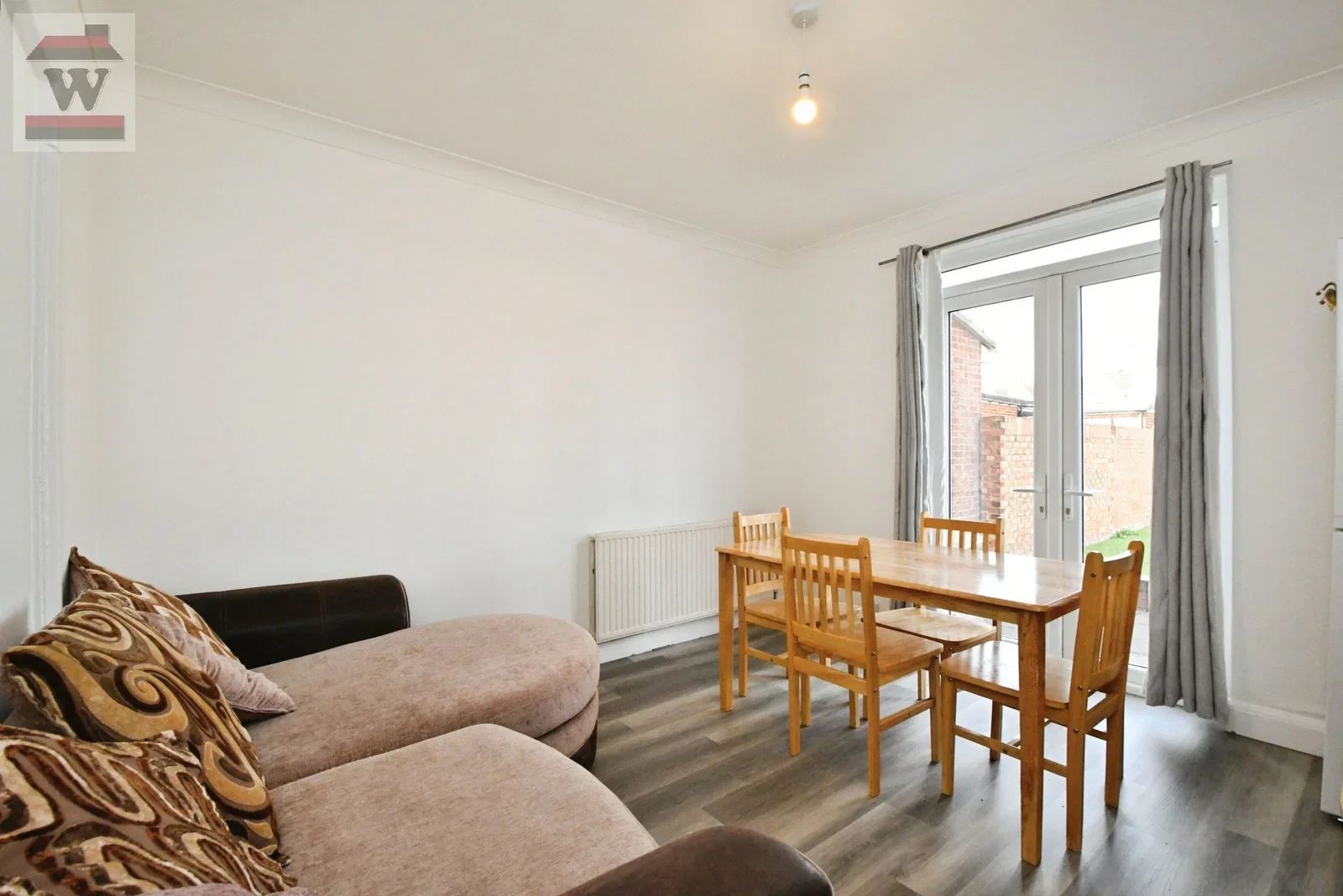 House Dalmeny Crescent in Greater London