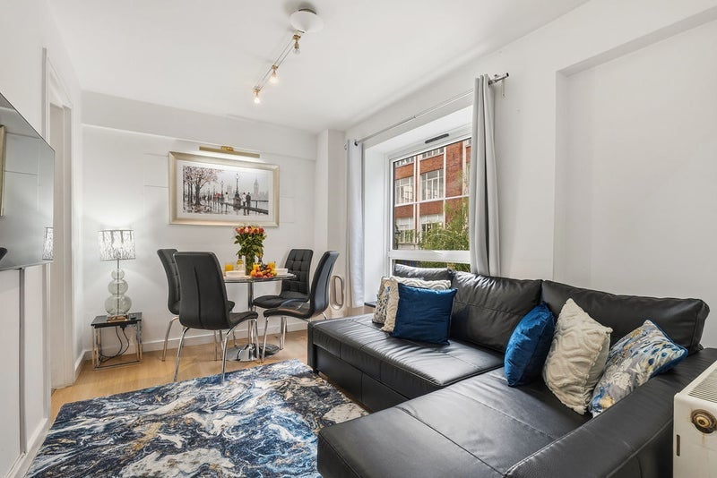 Flat Great Titchfield Street in City of Westminster