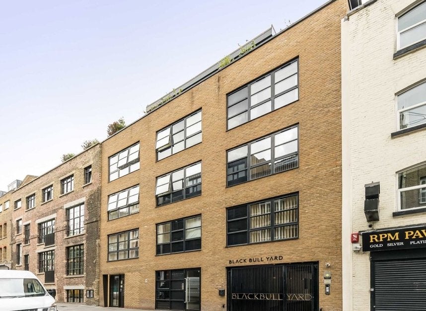 Flat Hatton Wall in Greater London