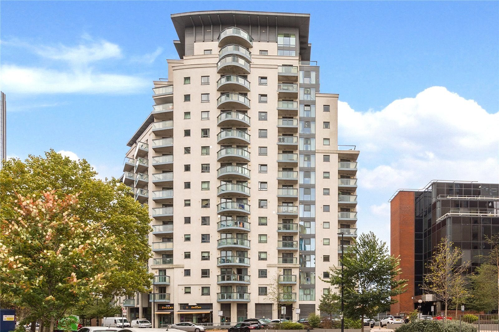 Flat Limeharbour in Greater London