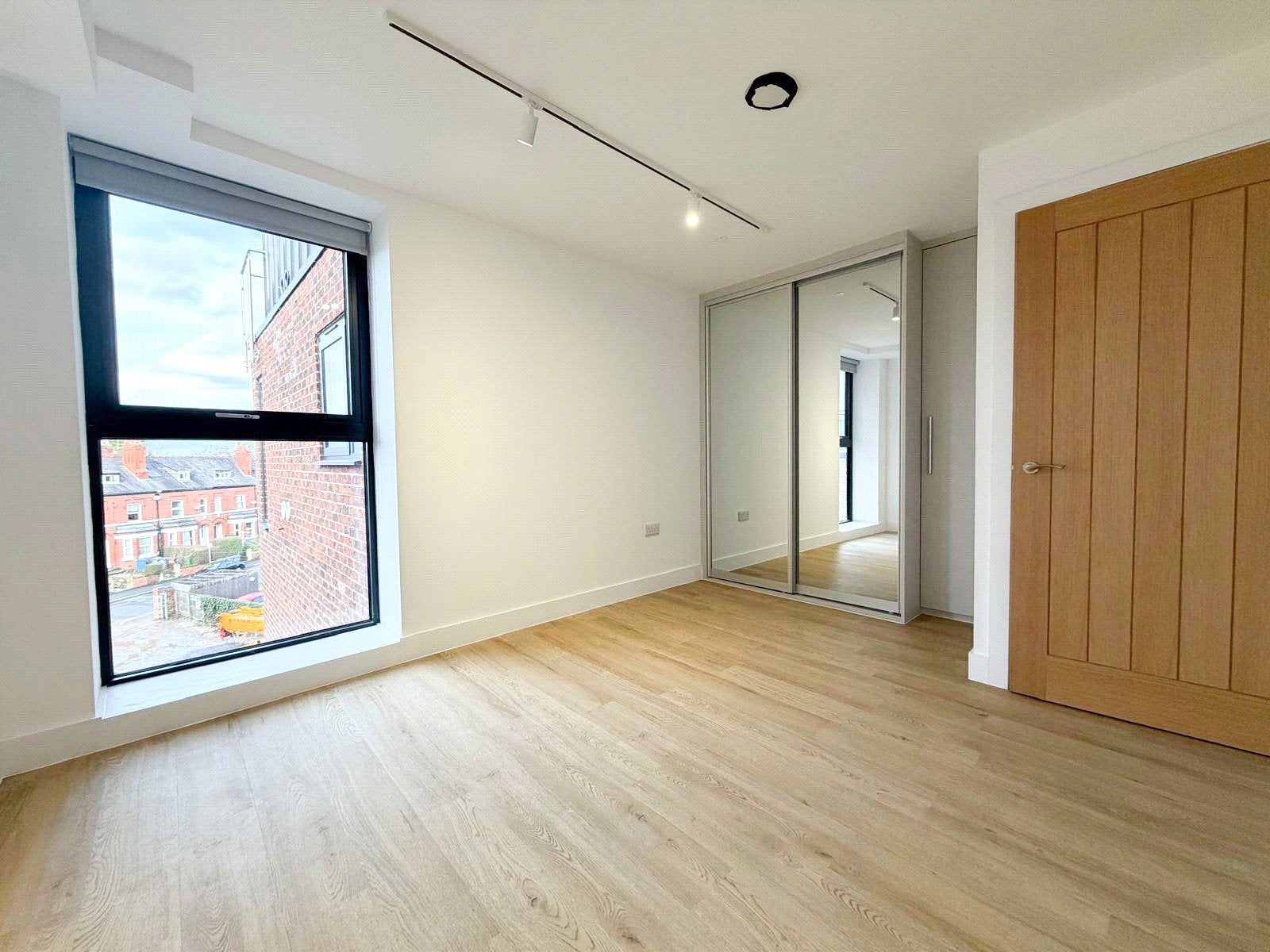 Flat Wilmslow Road in Manchester