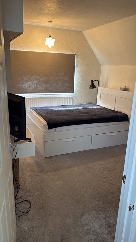 Room Lower Downs Road in Greater London