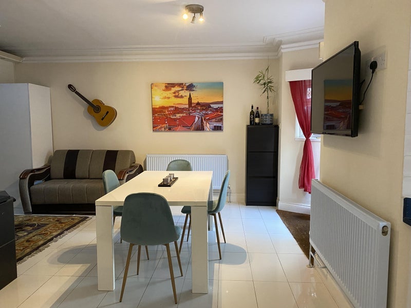 Room The Vale in Greater London