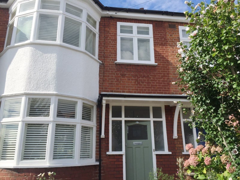 Room Stirling Road in Greater London